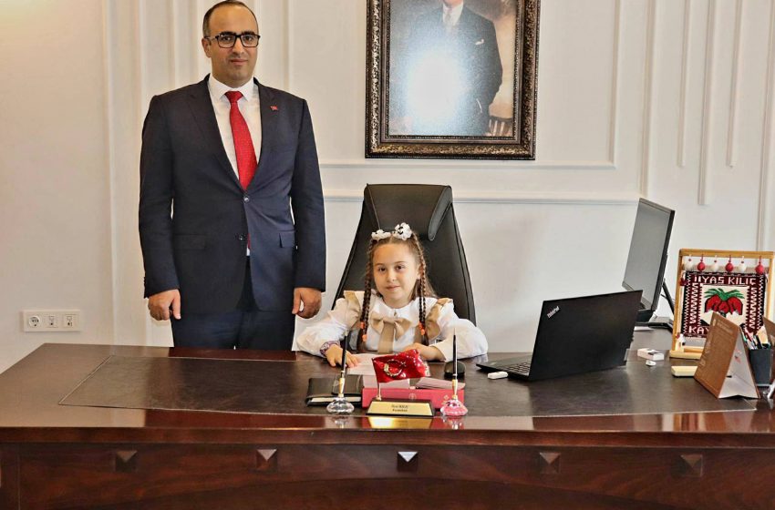  Minik Cansu Öktem, Kaymakamlık Makamını Devraldı