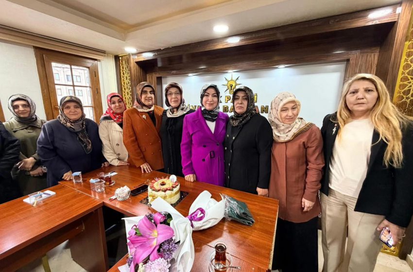  AK Parti Sivas Kadın Kolları Çalışmalarını Değerlendirdi