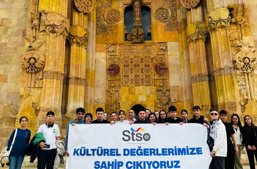  Divriği’ye “Görmeden Ölmeyin” Kültür Gezisi Düzenlendi