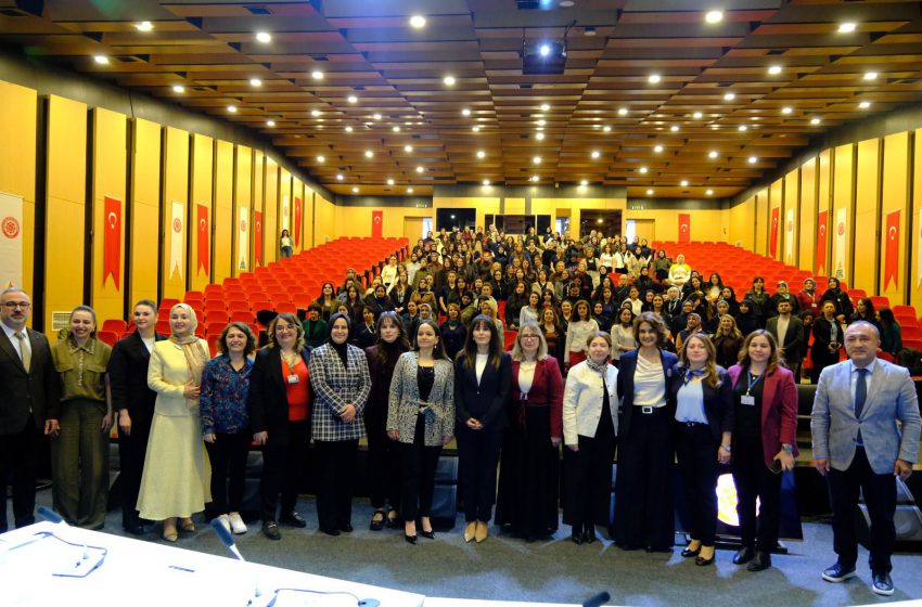  Dünya Ebeler Günü’nde Sivas’ta Farkındalık Programı