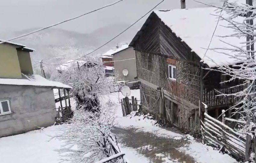  Sivas şaşırtmadı: Mayıs ayının başında kar yine yüzünü gösterdi