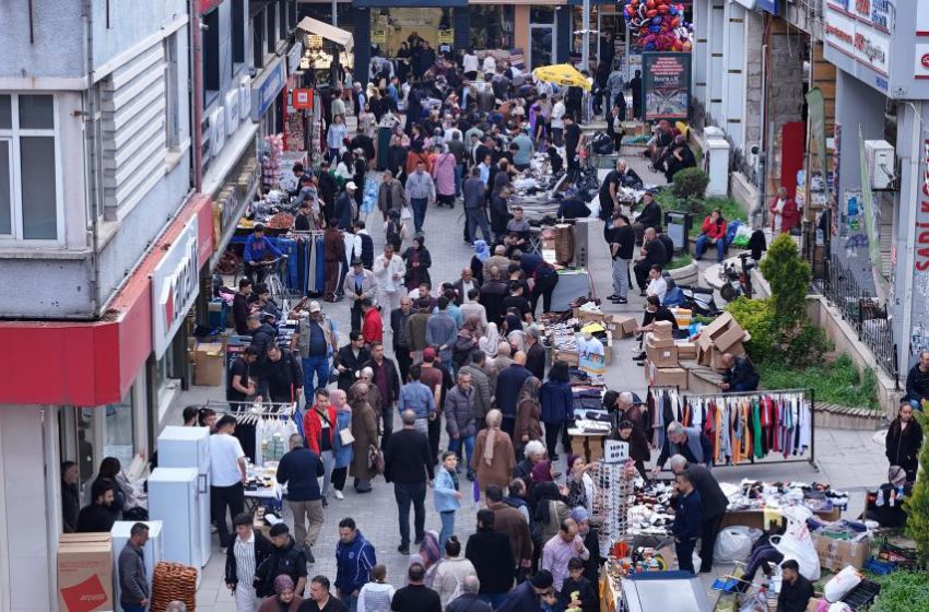  Sivas sokakları Taksim Meydanı’nı aratmadı: Gurbette yaşayan Sivaslılar memleketine akın etti