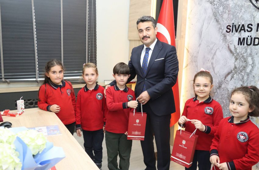  Sivaslı Öğrenciler Uluslararası eTwinning Projesinde Buluştu