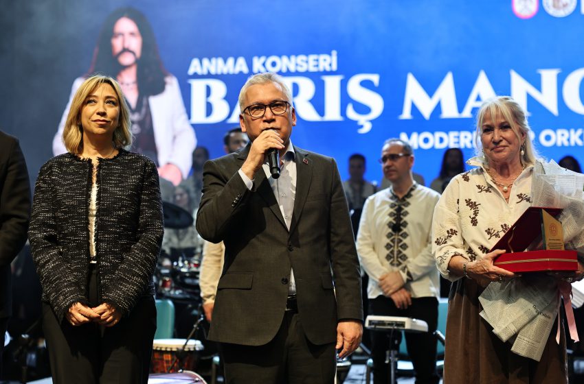  Sivas’ta Duygu Dolu Konser: Barış Manço Anıldı