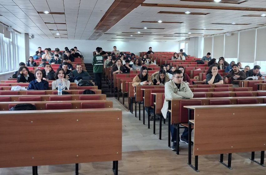  Sivas’ta Tıp Öğrencilerine Madde Bağımlılığı Farkındalığı Eğitimi