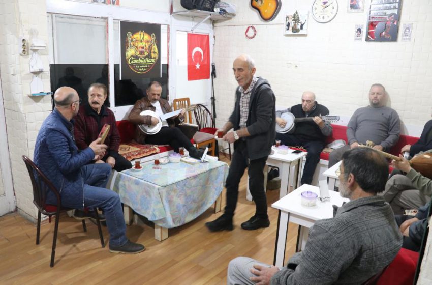  Sivas’ta farklı konsept, bu kahvehanede oyun yok, müzik var