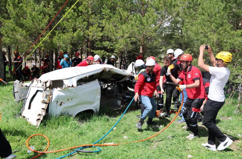  Sivas’ta tatbikatlar gerçeğini aratmadı