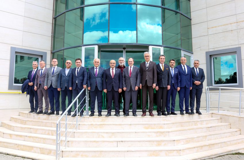  Zeki Özdemir: “Mesleki Eğitimin Tam Merkezindeyiz”