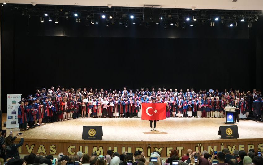  Fen Fakültesi Mezuniyet Töreninde Gurur Dolu Anlar