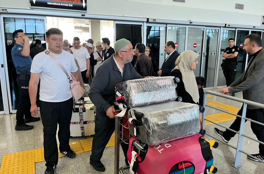  Sivaslı Hacılar Kutsal Topraklardan Yurda Döndü