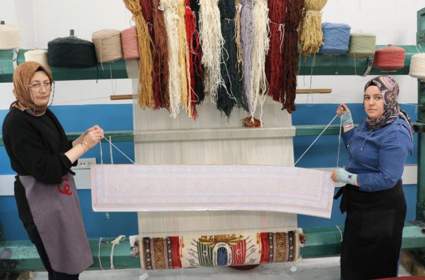 Sivas’tan TBMM’ye taşınmıştı, 103 yıllık tarihi miras, ilmek ilmek dokunarak tekrar hayat buluyor