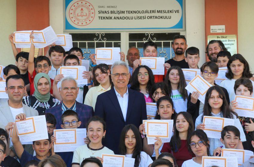 Başarılı Öğrencilere Tebrik, Öğretmenlere Teşekkür