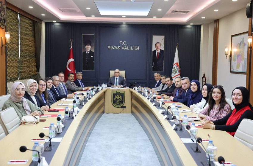  Vali Şimşek Başkanlığında Kadının Güçlenmesi Toplantısı Yapıldı